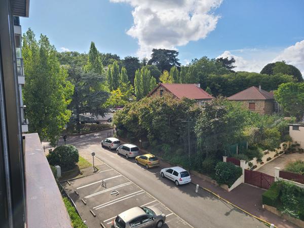 Nouveau : Appartement Fontenay Le Fleury 3 pièce(s)