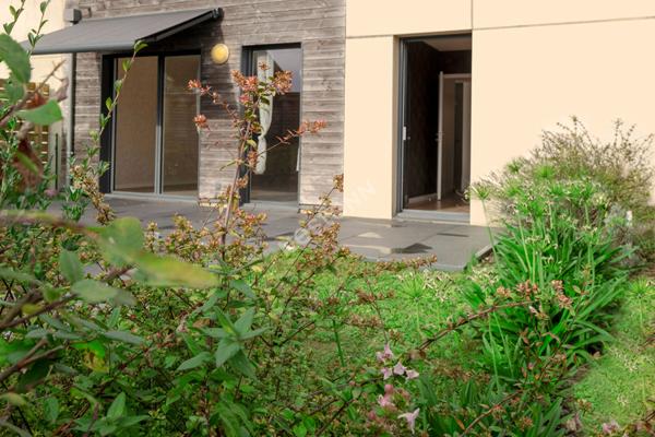 Maison -appartement81,5m2 terrasse/cabanon/parking2