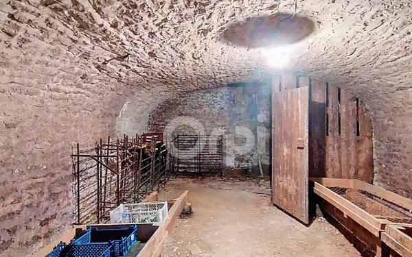 Maison à vendre    7 pièces •  Froncles