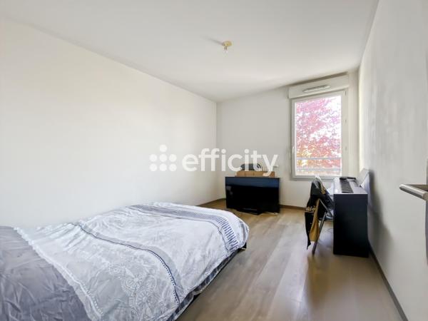 Appartement
         3 pièces
        - 63 m²