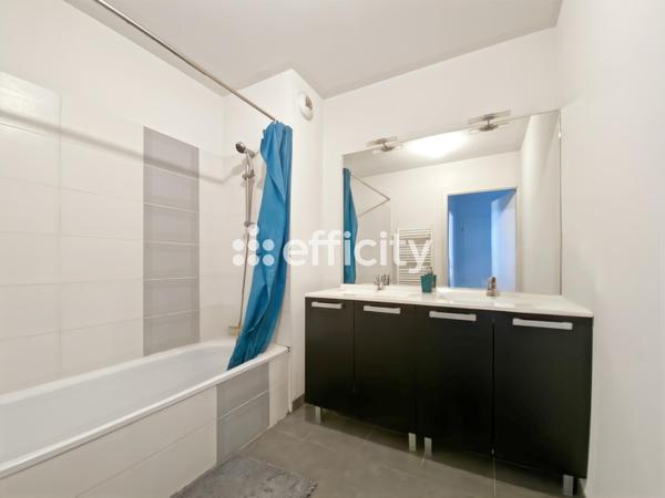 Appartement
         3 pièces
        - 63 m²