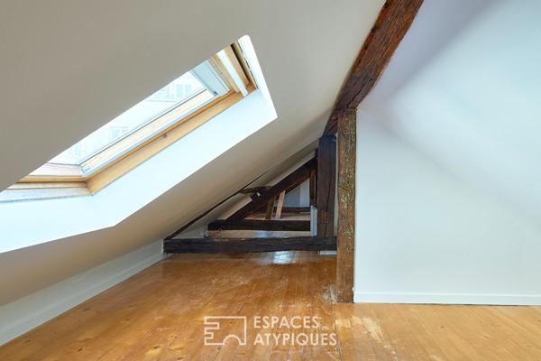 Appartement rénové sous les toits à deux pas de la Place des Vosges