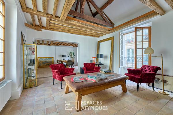 Appartement rénové sous les toits à deux pas de la Place des Vosges