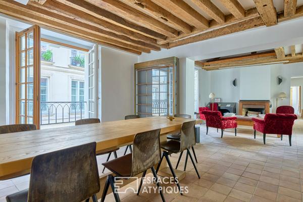 Appartement rénové sous les toits à deux pas de la Place des Vosges
