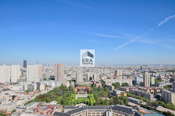 Appartement Paris 4 pièces 78.32 m2 dernier étage vue Tour Eiffel