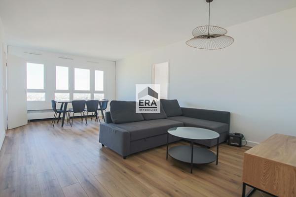 Appartement Paris 4 pièces 78.32 m2 dernier étage vue Tour Eiffel