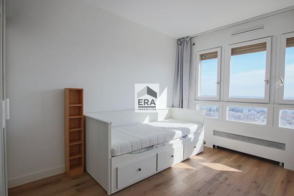 Appartement Paris 4 pièces 78.32 m2 dernier étage vue Tour Eiffel