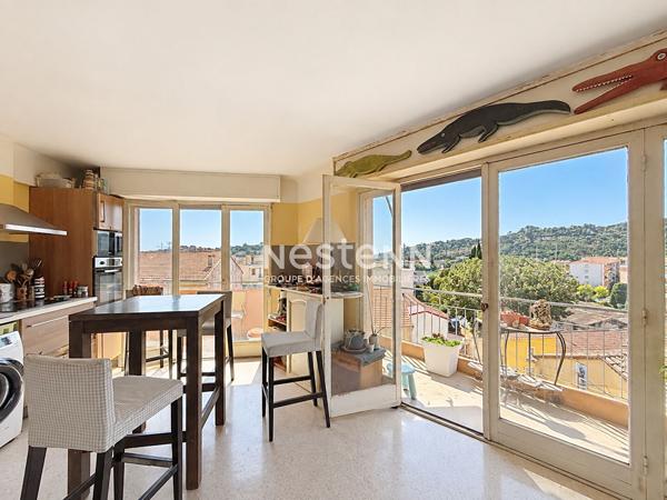 VALLAURIS 3 pièces avec terrasse de 19 m², triple exposition, aperçu mer et cave