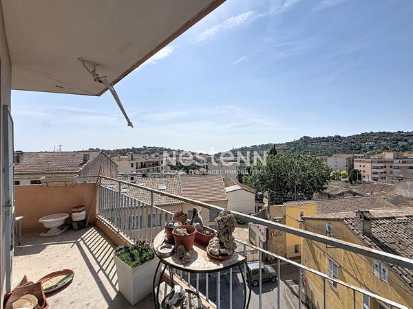 VALLAURIS 3 pièces avec terrasse de 19 m², triple exposition, aperçu mer et cave