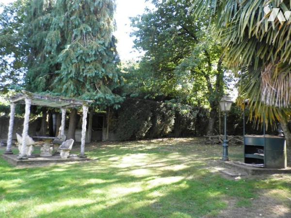 MAISON EN VENTE à ASNIERES SUR VEGRE avec dépendances et sur terrain 5545 m²