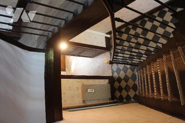 Maison ancienne d'environ début 1900 à rénover avec dépendances et jardin sur 438m² de terrain