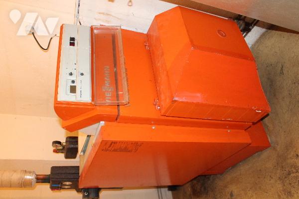 Maison ancienne d'environ début 1900 à rénover avec dépendances et jardin sur 438m² de terrain