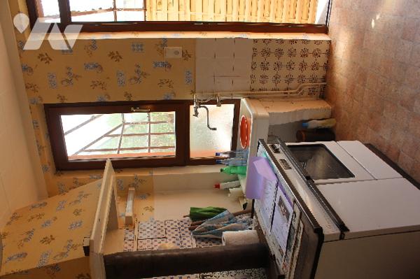 Maison ancienne d'environ début 1900 à rénover avec dépendances et jardin sur 438m² de terrain