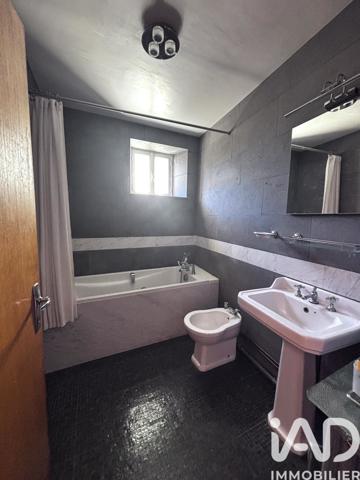 Maison à vendre 11 pièces 227 m² Gourdièges