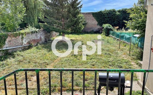 Maison à vendre    5 pièces • 657 m2 La Fère