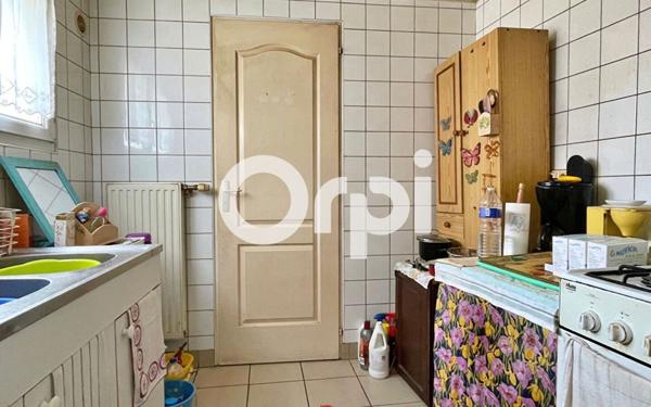 Maison à vendre    5 pièces • 657 m2 La Fère