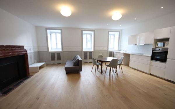 Appartement à louer    3 pièces • 102,50 m2 Château-Thierry