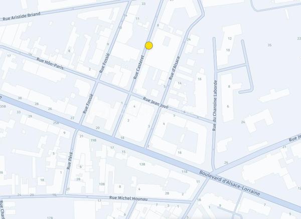 Grand parking de plus de 20 m2 au sous sol d'une résidence sécurisée avec accés par badge ,portail électrique et ascenseur

Idéal pour stocker et stationner votre véhicule 

Possibilité de le fermer accord de la copropriété

A 10 mn des halles