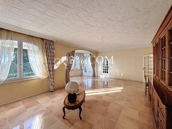 Maison 11 pièce(s) 5 chambre(s) 398 m²