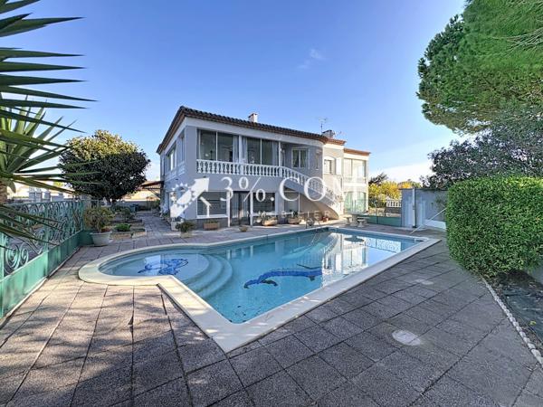 Maison 11 pièce(s) 5 chambre(s) 398 m²