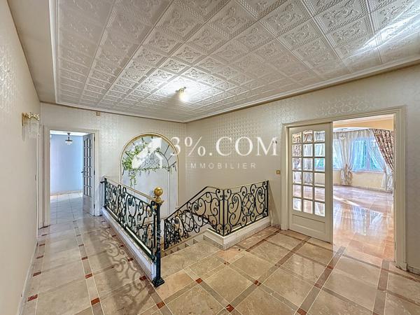 Maison 11 pièce(s) 5 chambre(s) 398 m²