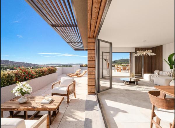 appartement Rooftop  dernier étage  Sainte Maxime 4 pièce(s) 91.86 m2, Vue mer , terrasse de 147,65m2