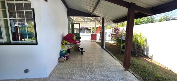 VILLA T5 à VENDRE à MONTJOLY