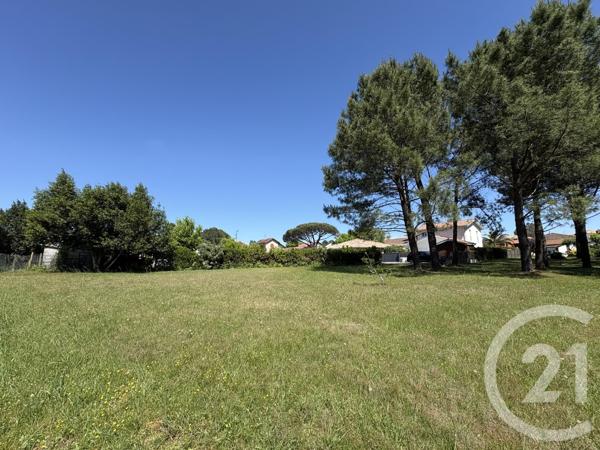 Terrain à vendre  677 m 2   ANGLET  - 64