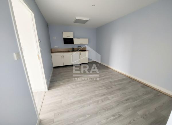 Local commercial Senozan 220 m2 (bureaux, garages, stockages...)