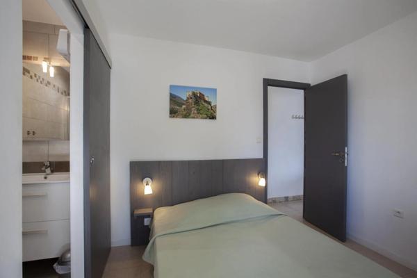 Maison de plain-pied de 144 m2 au total, jardin, terrasses et sans vis-à-vis à FOLELLI, Haute Corse (20)