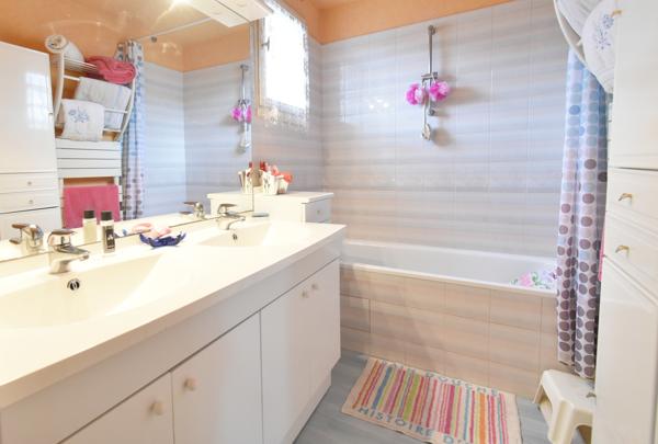 Maison 5 pièces - 126 m² Exclusivité efficity