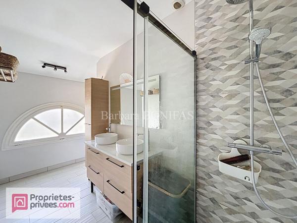 Maison familiale 6 pièces 202m2