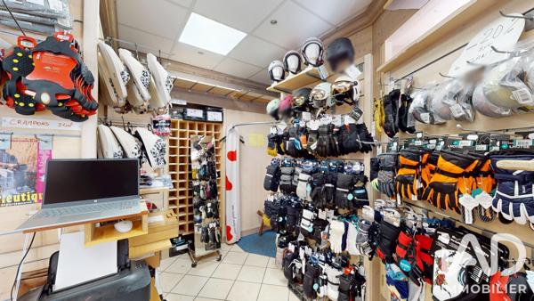 Habillement, Textile​ à vendre 110 m² Cauterets