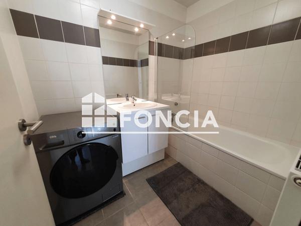 Location Appartement meublé 3 pièces 66.8 m² - 4 RUE ERNEST HAREUX Grenoble 38000