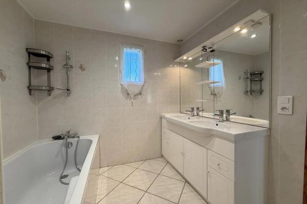 Location Maison 4 pièces 95 m2 à Apt
