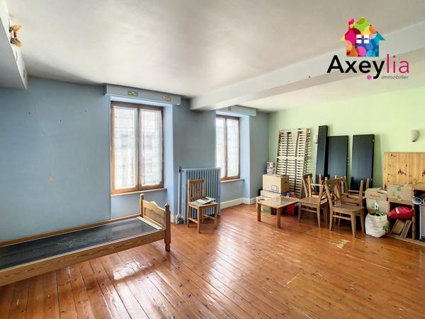 Ferrières-sur-Sichon (03250) A VENDRE - FERRIERES-SUR-SICHON - IMMEUBLE AVEC COMMERCE, APPARTEMENT TYPE 5 ET JARDIN