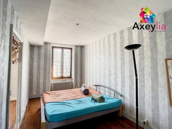 Ferrières-sur-Sichon (03250) A VENDRE - FERRIERES-SUR-SICHON - IMMEUBLE AVEC COMMERCE, APPARTEMENT TYPE 5 ET JARDIN