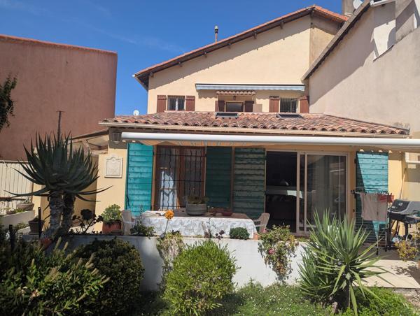 Nouveauté, Centre historique de Fréjus, appartement au rez-de-jardin d'une maison