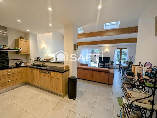Nouveauté, Centre historique de Fréjus, appartement au rez-de-jardin d'une maison