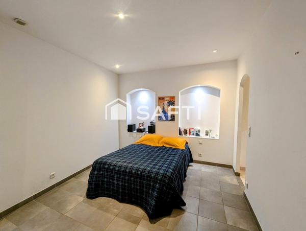 Nouveauté, Centre historique de Fréjus, appartement au rez-de-jardin d'une maison