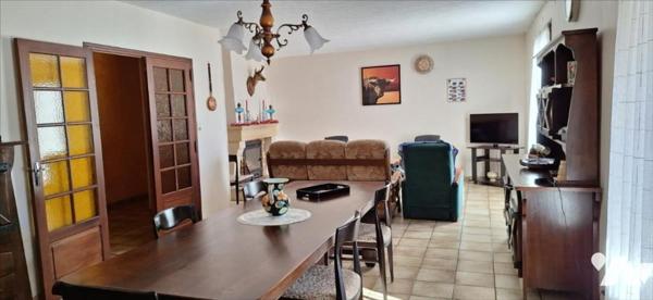 VIC-FEZENSAC, villa centre ville de 200m² + 160m² sous-sol sur terrain de 1923m²