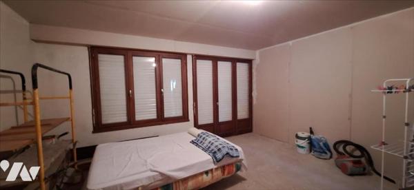 VIC-FEZENSAC, villa centre ville de 200m² + 160m² sous-sol sur terrain de 1923m²