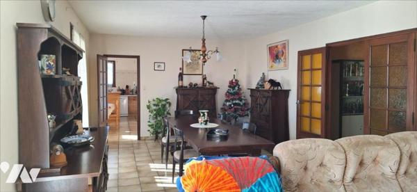 VIC-FEZENSAC, villa centre ville de 200m² + 160m² sous-sol sur terrain de 1923m²