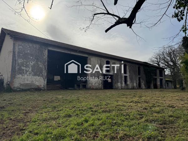 Ensemble de dépendances 600m2 sur 7500 de terrain