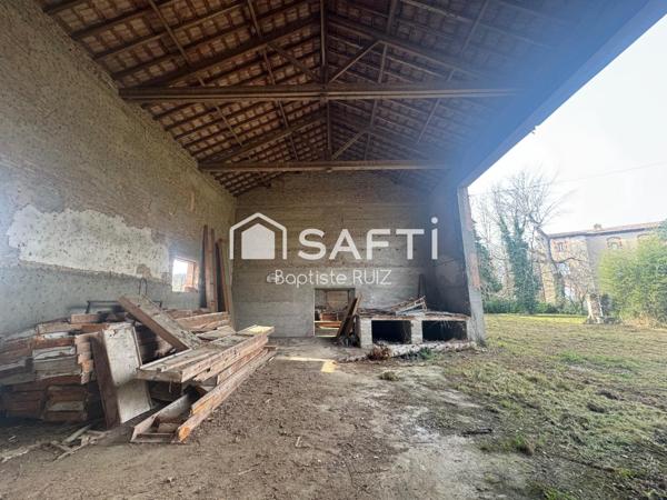 Ensemble de dépendances 600m2 sur 7500 de terrain