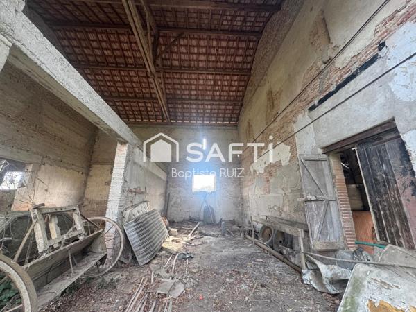 Ensemble de dépendances 600m2 sur 7500 de terrain