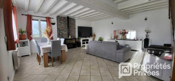 Grande maison traditionnelle et dépendances