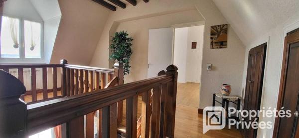 Grande maison traditionnelle et dépendances