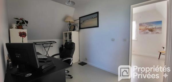 Grande maison traditionnelle et dépendances