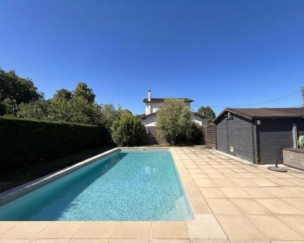 Maison 6 pièces 140 m² avec piscine